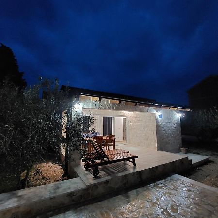 Apartmani Morovi Dvori Drage Exterior photo