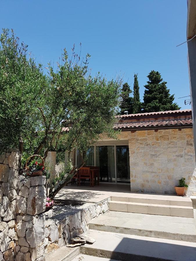Apartmani Morovi Dvori Drage Exterior photo