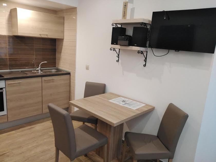 Apartmani Morovi Dvori Drage Exterior photo